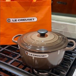 NEW 5 1/2 qt LeCreuset L’originale castiron enamel